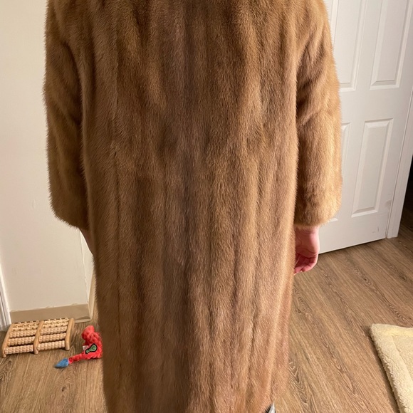 Full length mink coat - Picture 2 of 2